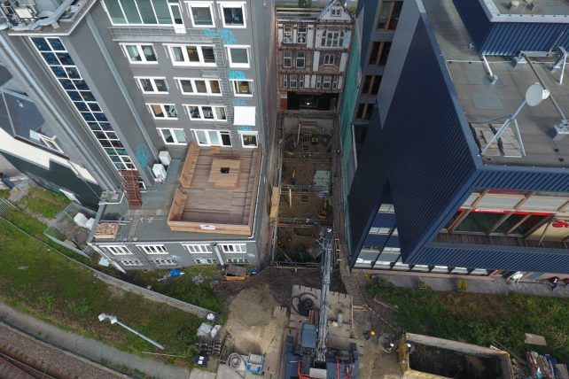 Afzinkkelder met prefab kelderwanden Lutmastraat Amsterdam